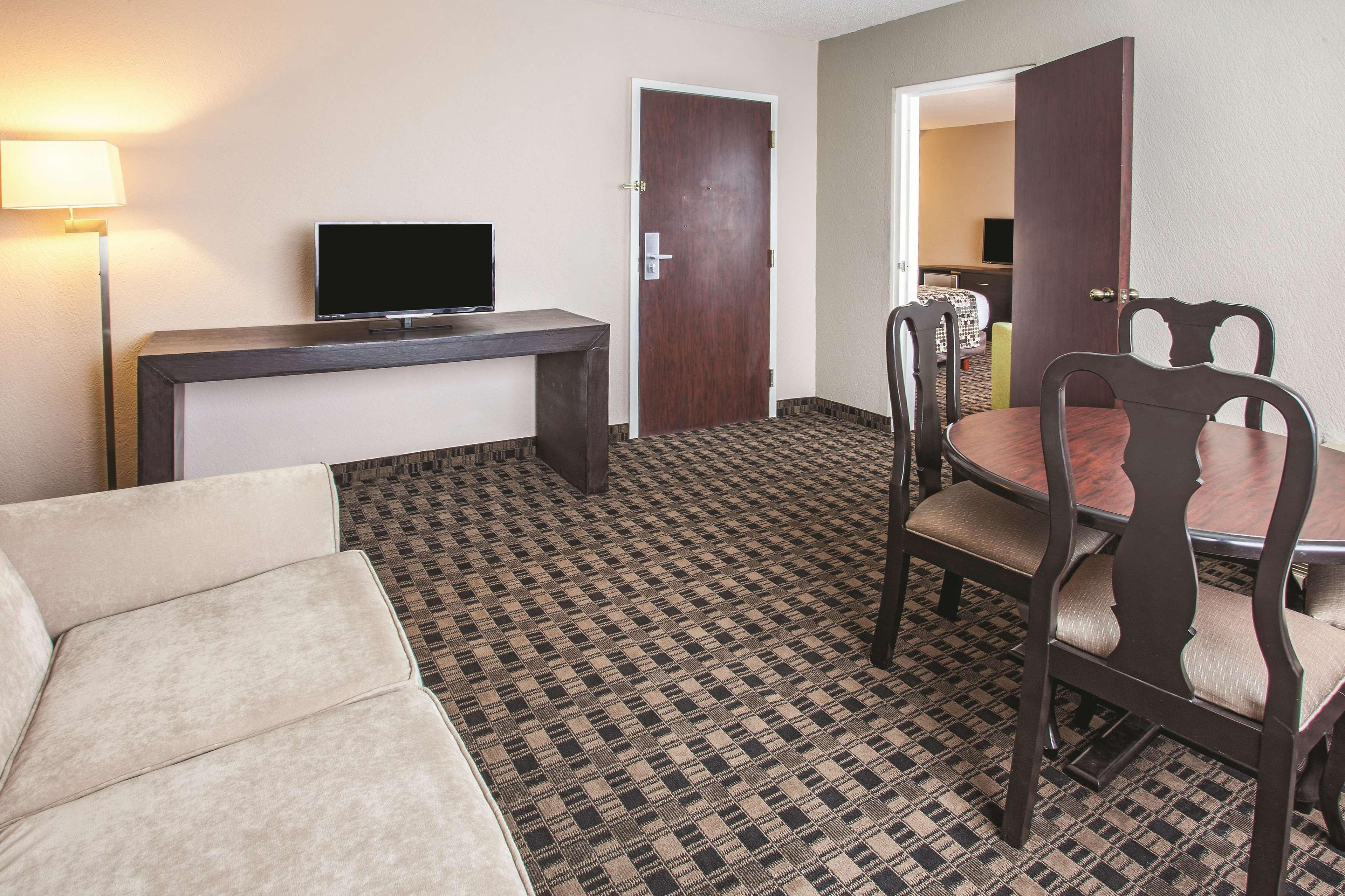 Chn Hotel Monterrey Norte, Trademark Collection By Wyndham Экстерьер фото